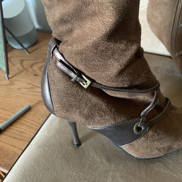 Ladies knee high ultra suede boots - Picture 3 of 9